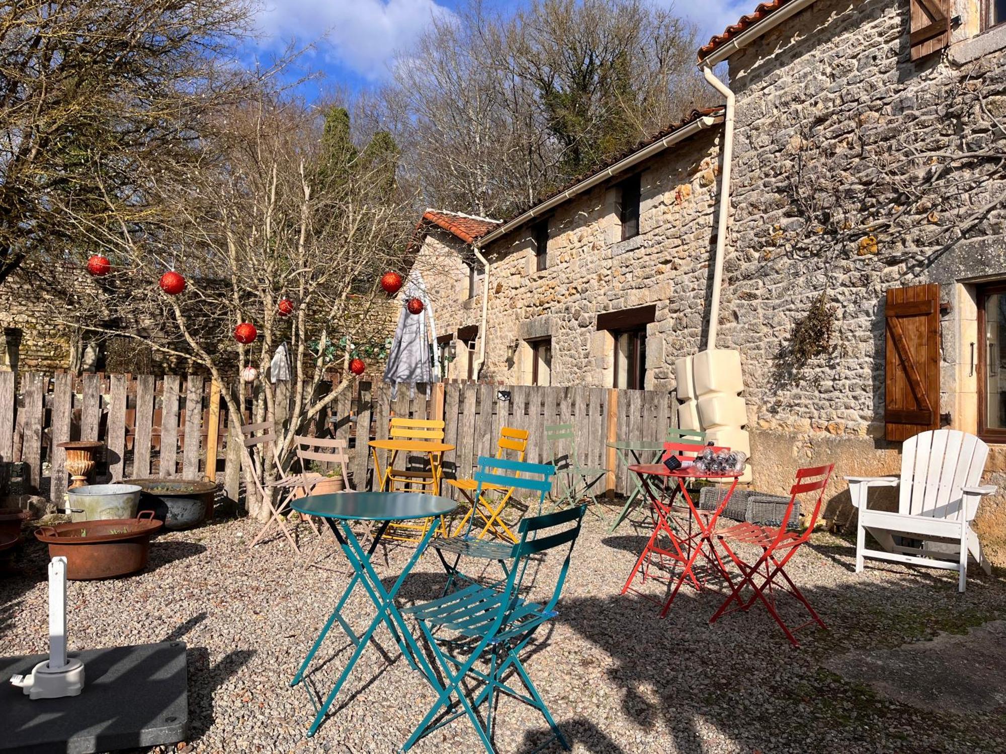 Вилла Le Plantier2 Beaulieu-sur-Sonnette Экстерьер фото